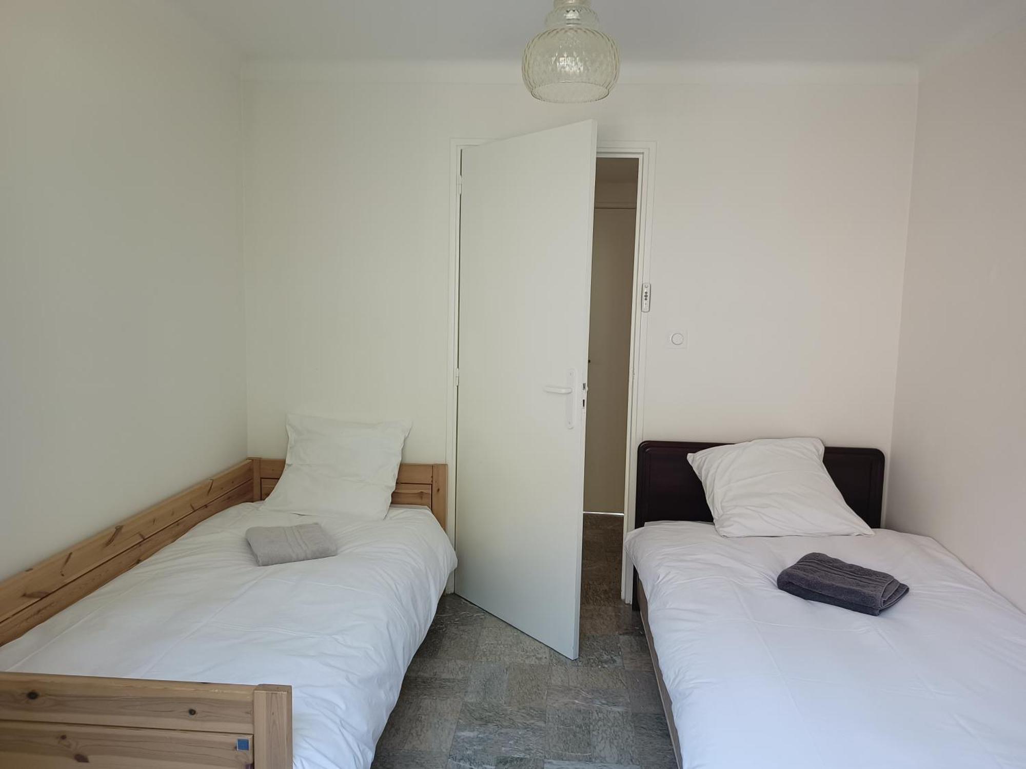 Grand Appartement, 2 Chambres Et Jardin Nîmes Eksteriør bilde